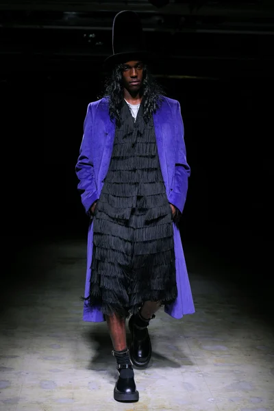 Look 27